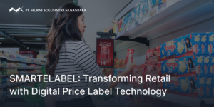 A retail customer holding a can of coke, near them an electronic shelf label showing the discounted price of the coke